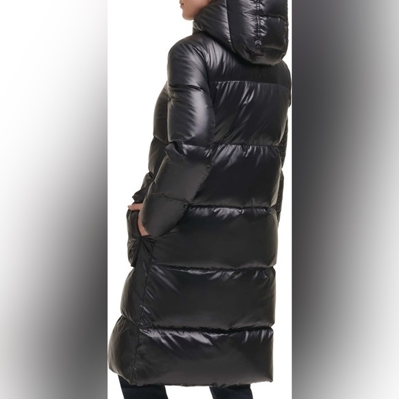 Water Resistant Down & Feather Fill Coat with Attached Bib Insert
Karl Lagerfeld - Picture 3 of 12